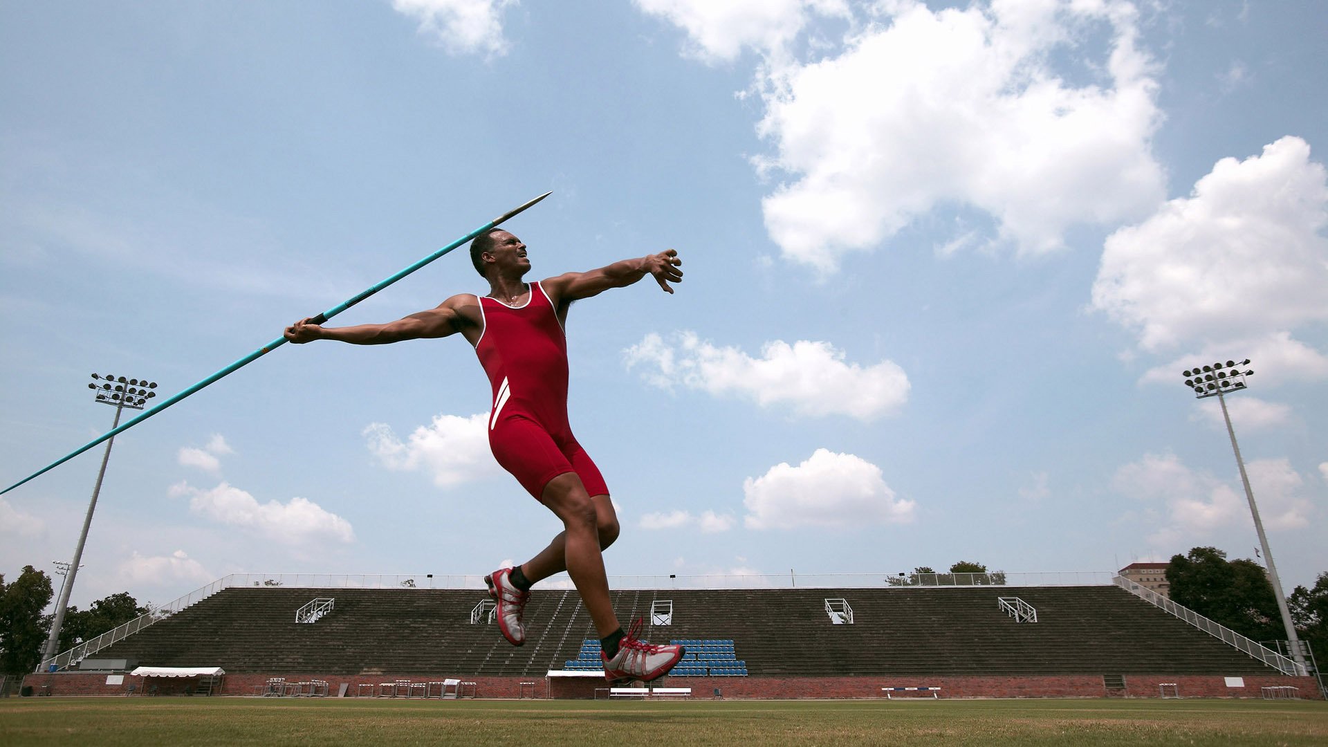 利物浦主帅放话：大奖赛八强战必胜山东泰山，梅西冷笑回应